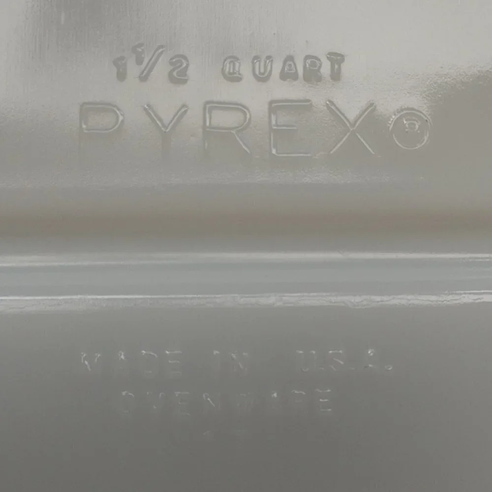 Vintage Pyrex Town and country divided Casserole​​​​​​​​​​​​​​